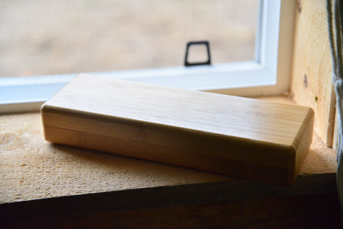 Vearthy bamboo toothbrush travel case has a smooth finish